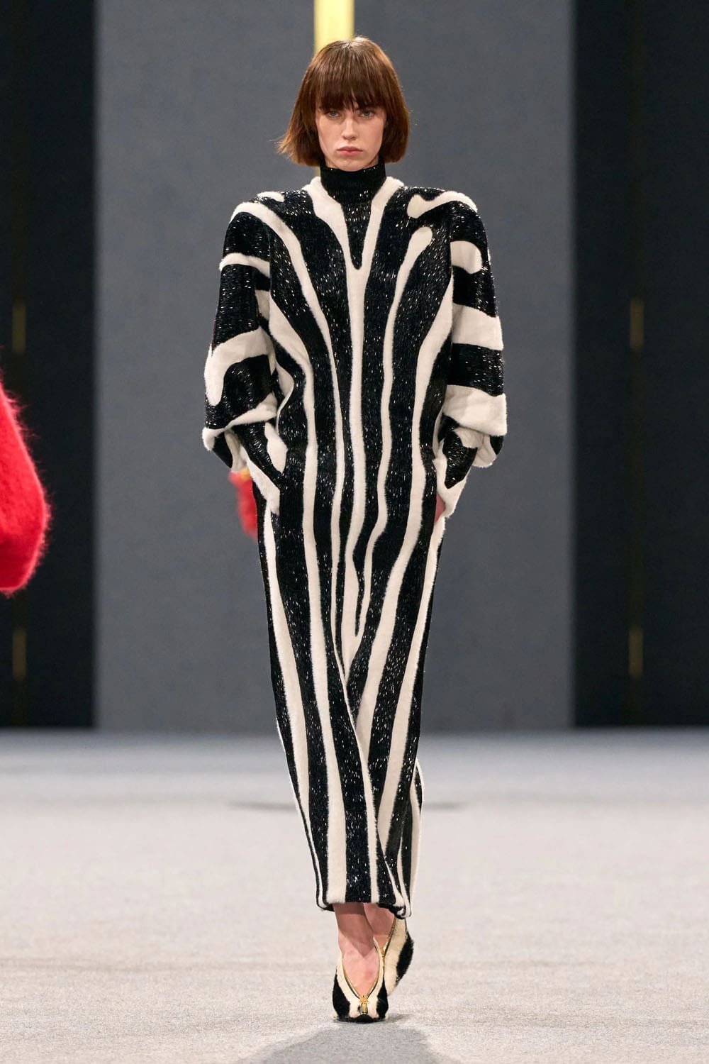 Balmain Herbst Winter 2025 2026 Runway Magazin (33)