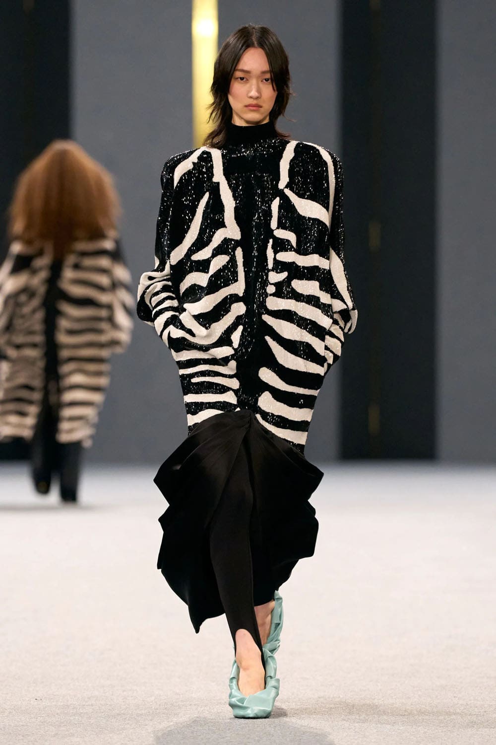 Balmain Herbst Winter 2025 2026 Runway Magazin (38)