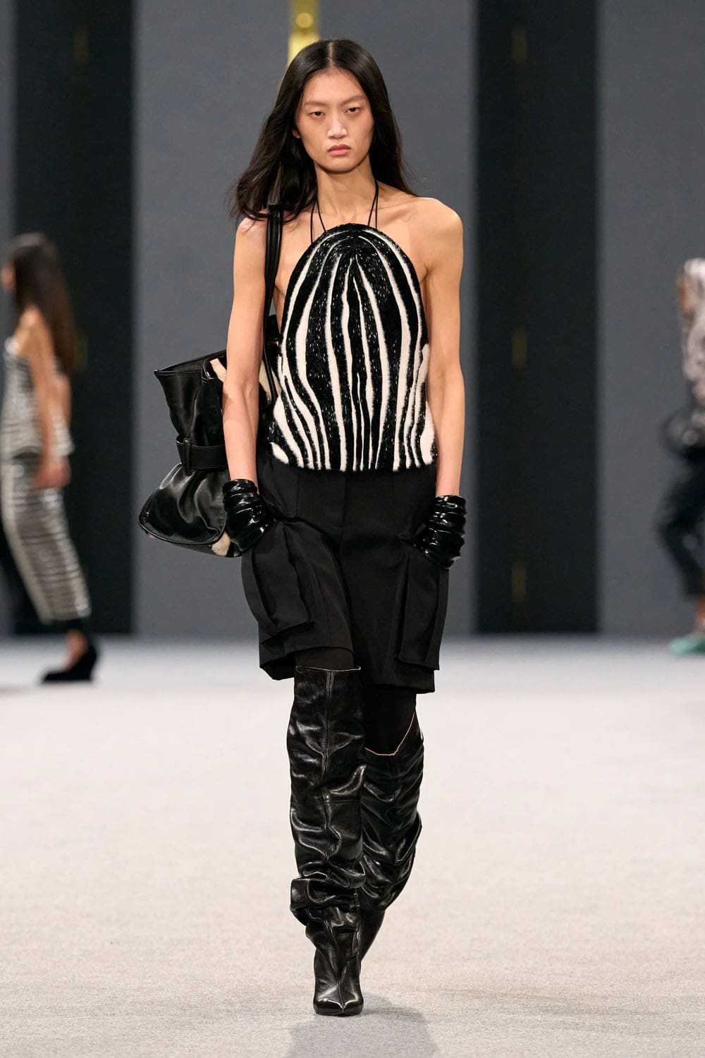 Balmain Herbst Winter 2025 2026 Runway Magazin (39)