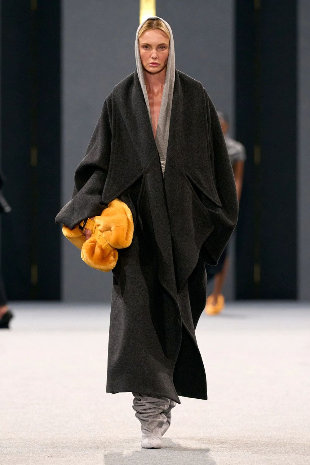 Balmain Herbst Winter 2025 2026 Runway Magazin (4)