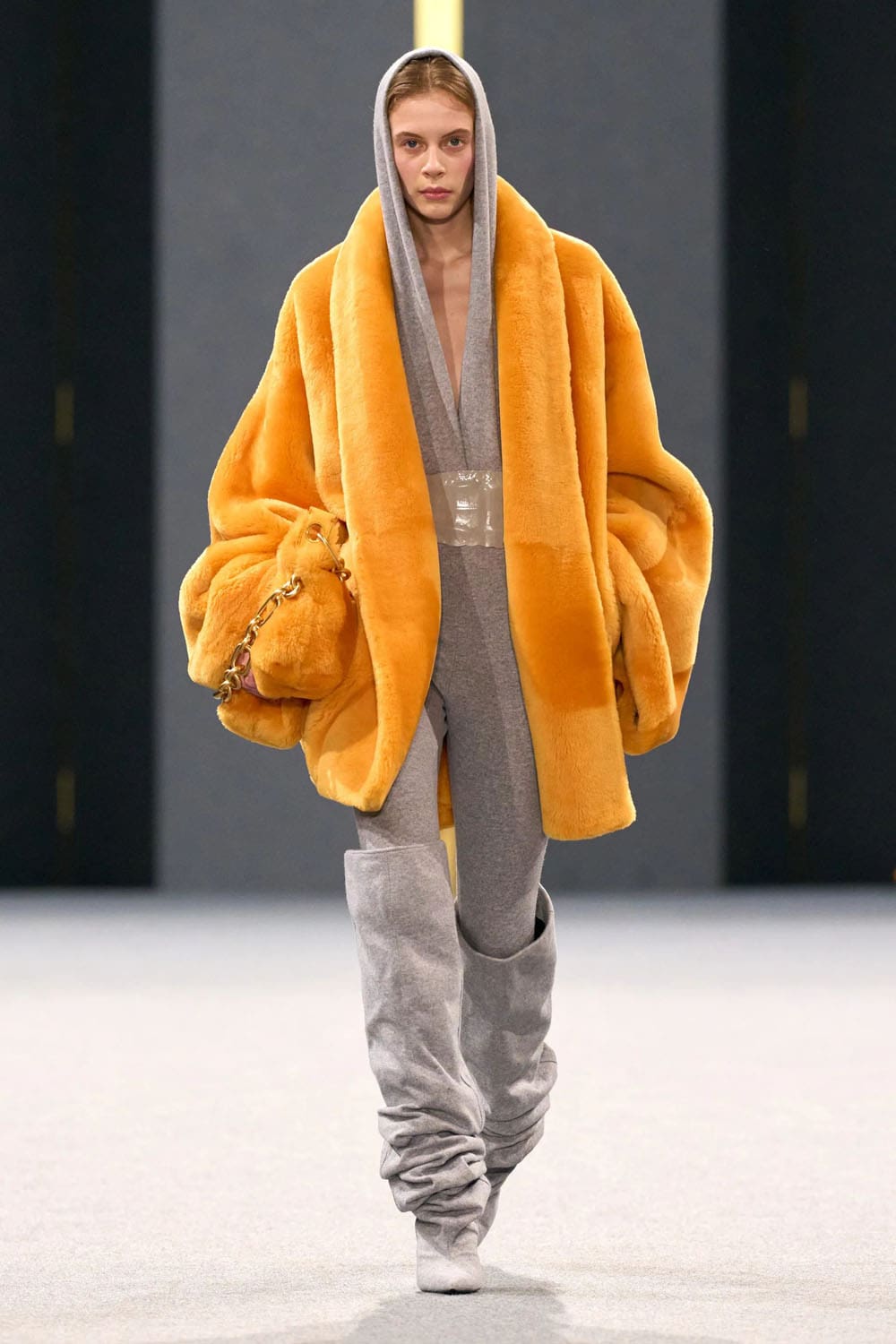 Balmain Herbst Winter 2025 2026 Runway Magazin (6)