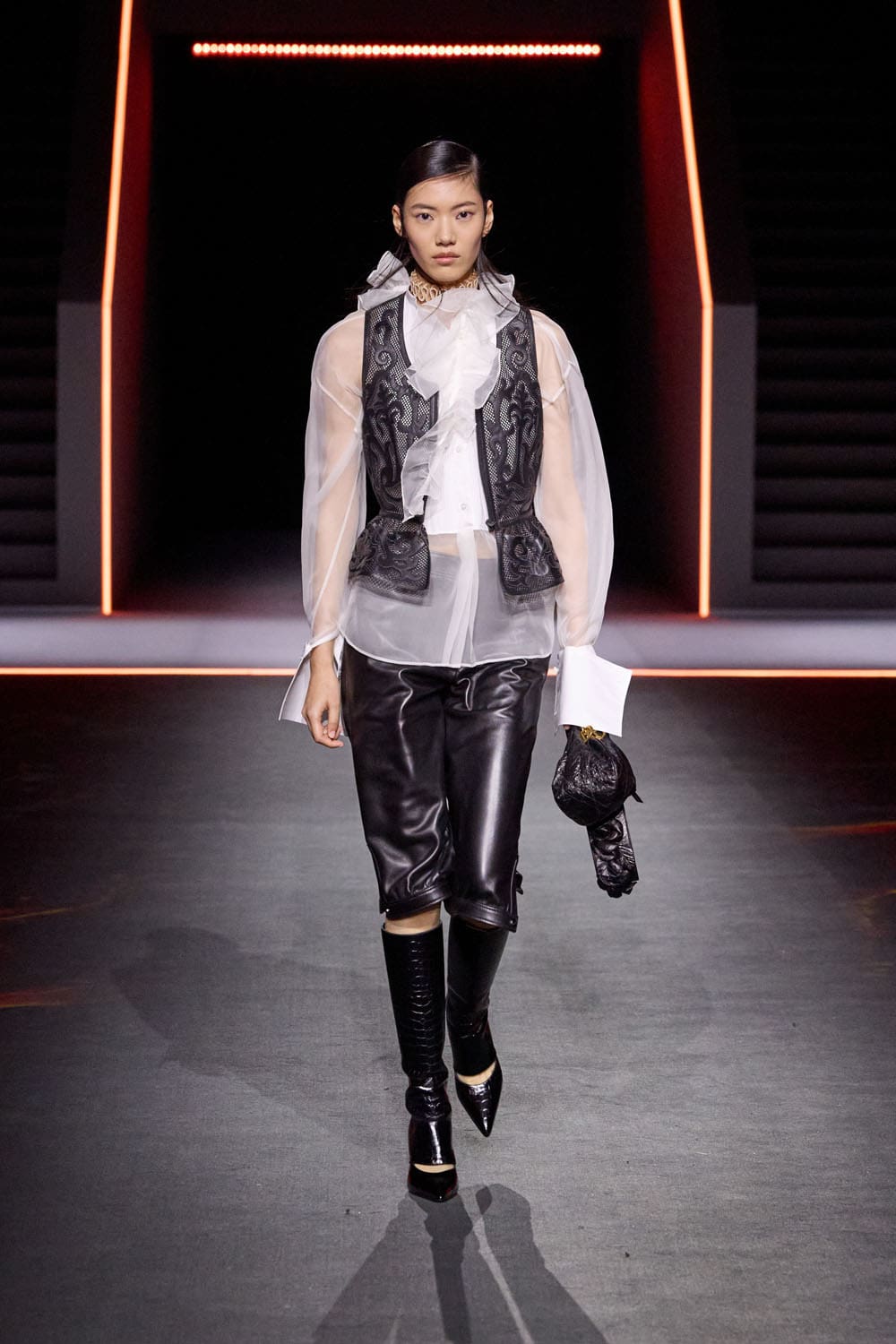 Dior Fall Winter 2025 2026 Women Runway Magazine (30)