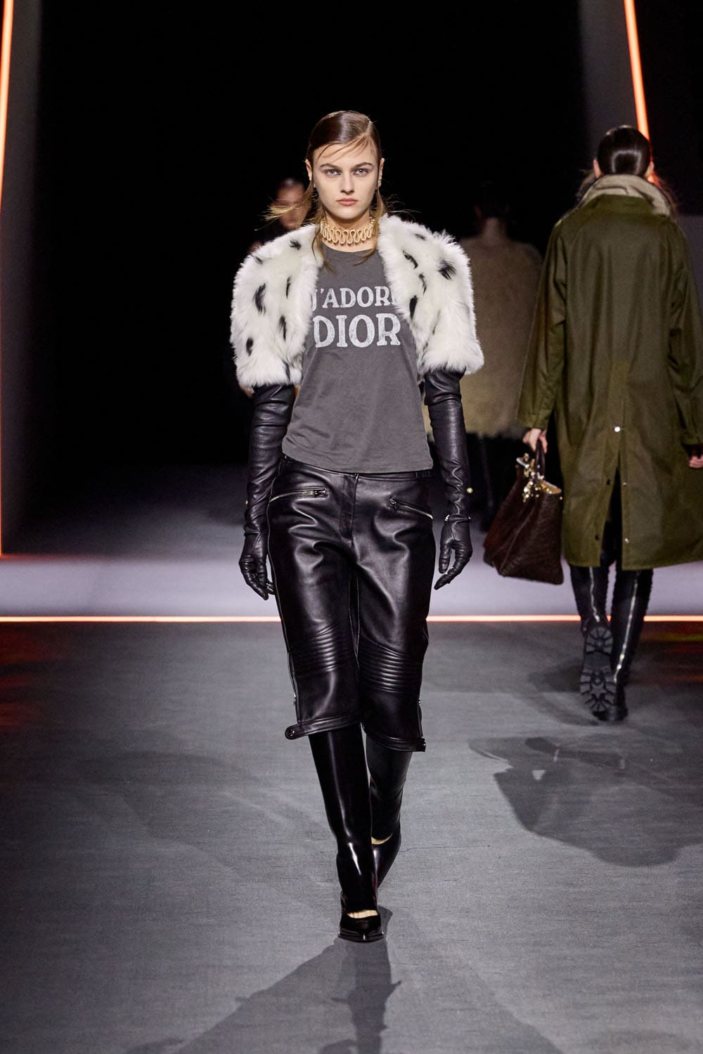 Dior Fall Winter 2025 2026 Women Runway Magazine (50)