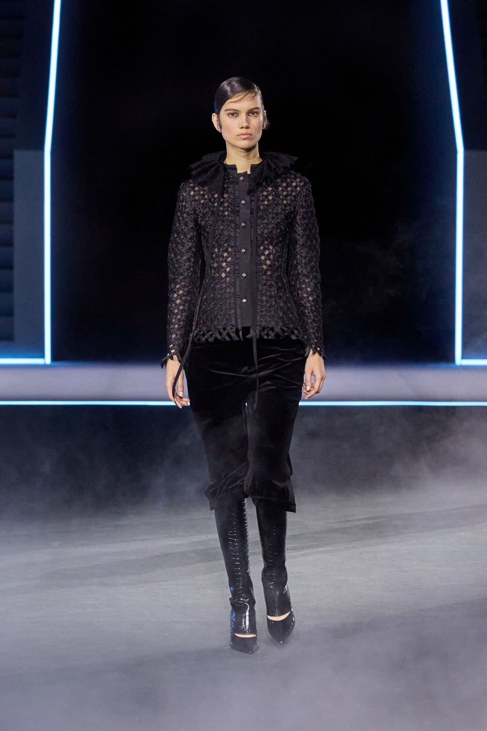 Dior Fall Winter 2025 2026 Women Runway Magazine (68)