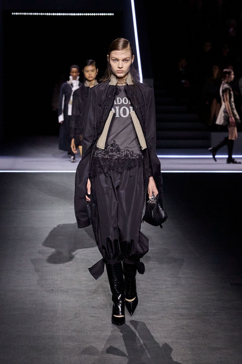 Dior Fall Winter 2025 2026 Women Runway Magazine (7)