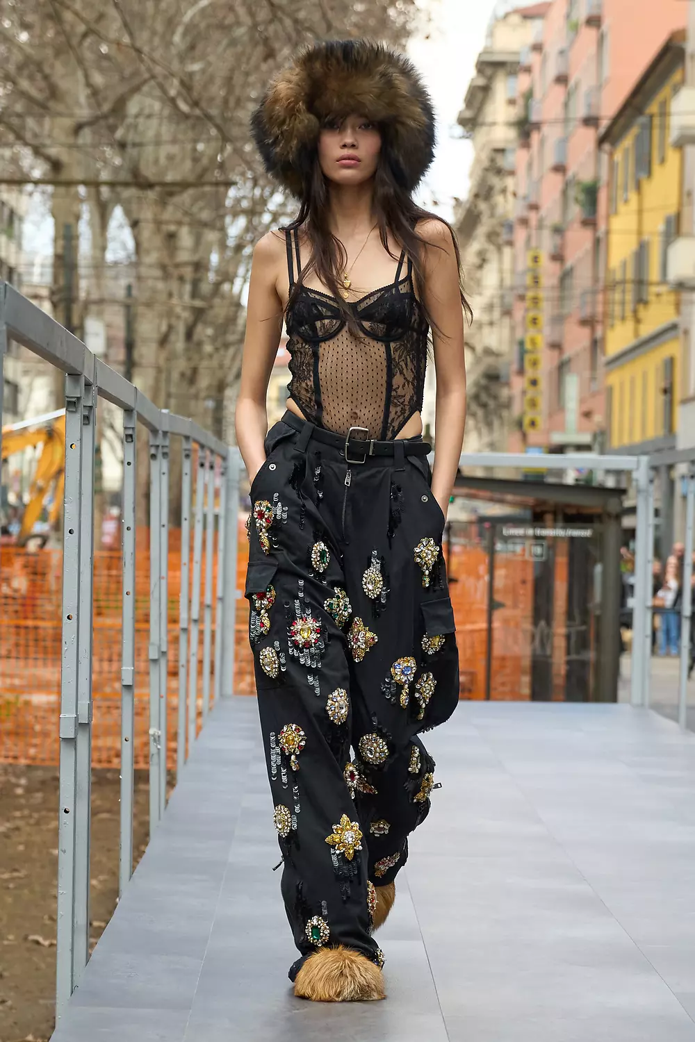 Dolce Gabbana Fall 2025 2026 Womens Runway Magazine (12)