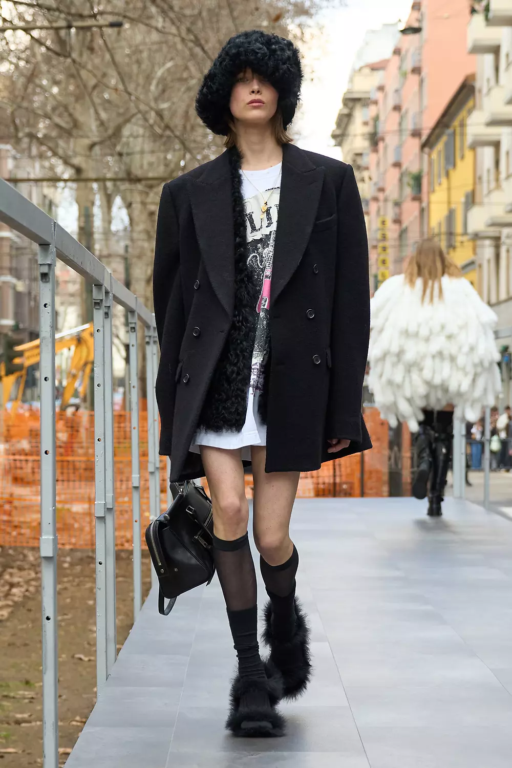 Dolce Gabbana Fall 2025 2026 Womens Runway Magazine (18)