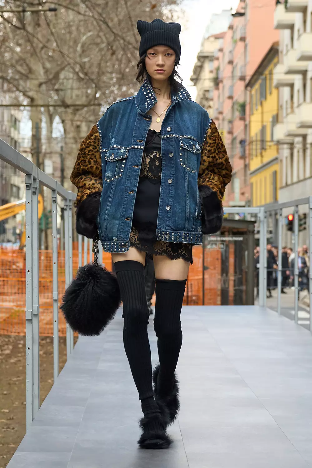 Dolce Gabbana Fall 2025 2026 Womens Runway Magazine (29)