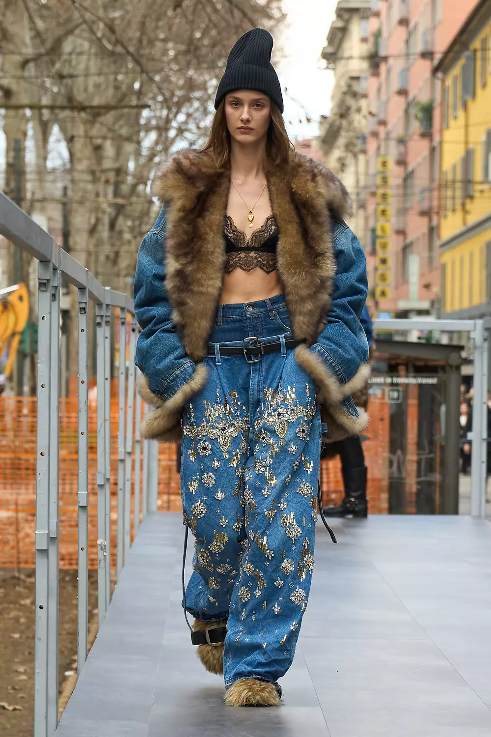 Dolce Gabbana Fall 2025 2026 Womens Runway Magazine (35)