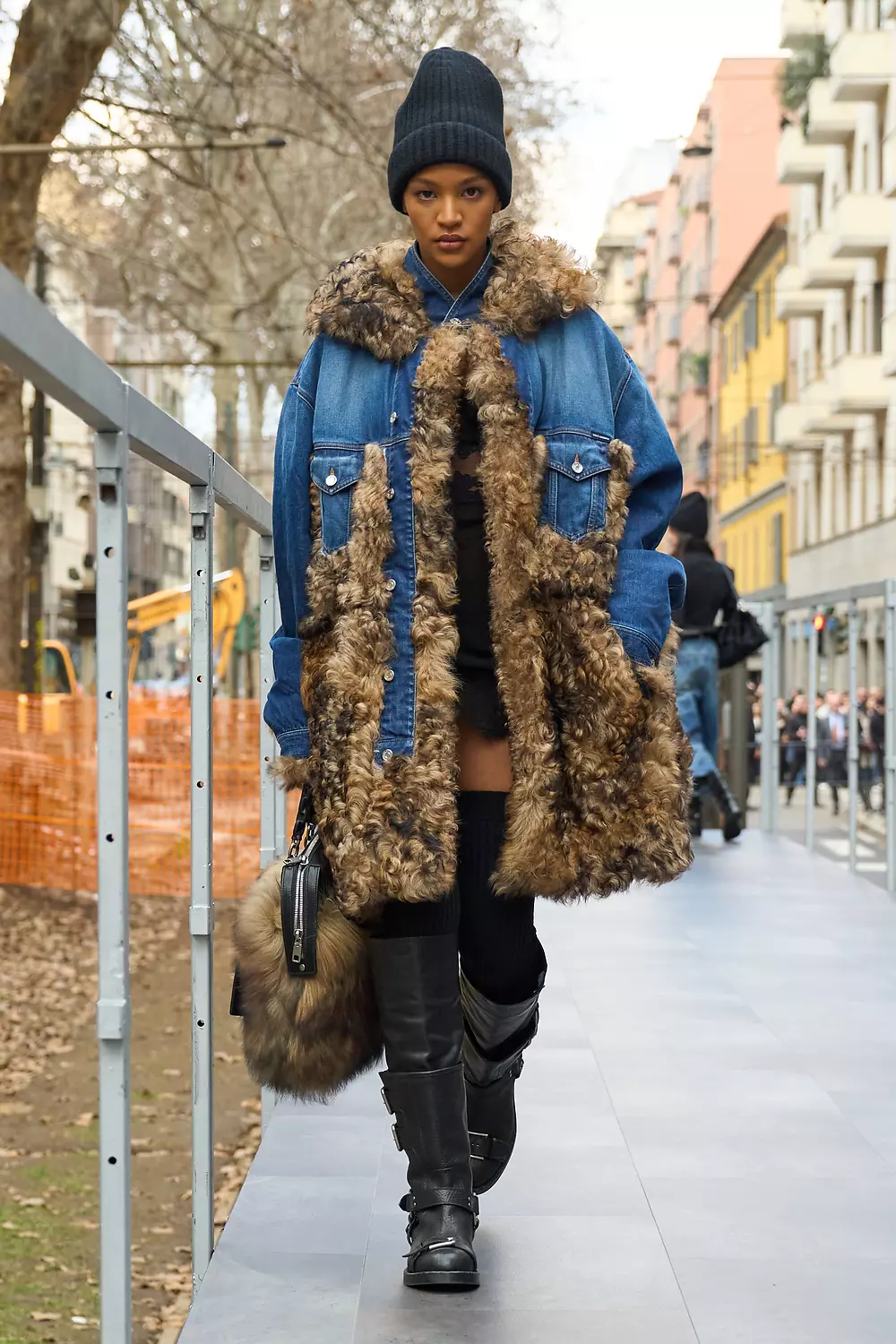 Dolce Gabbana Fall 2025 2026 Womens Runway Magazine (36)