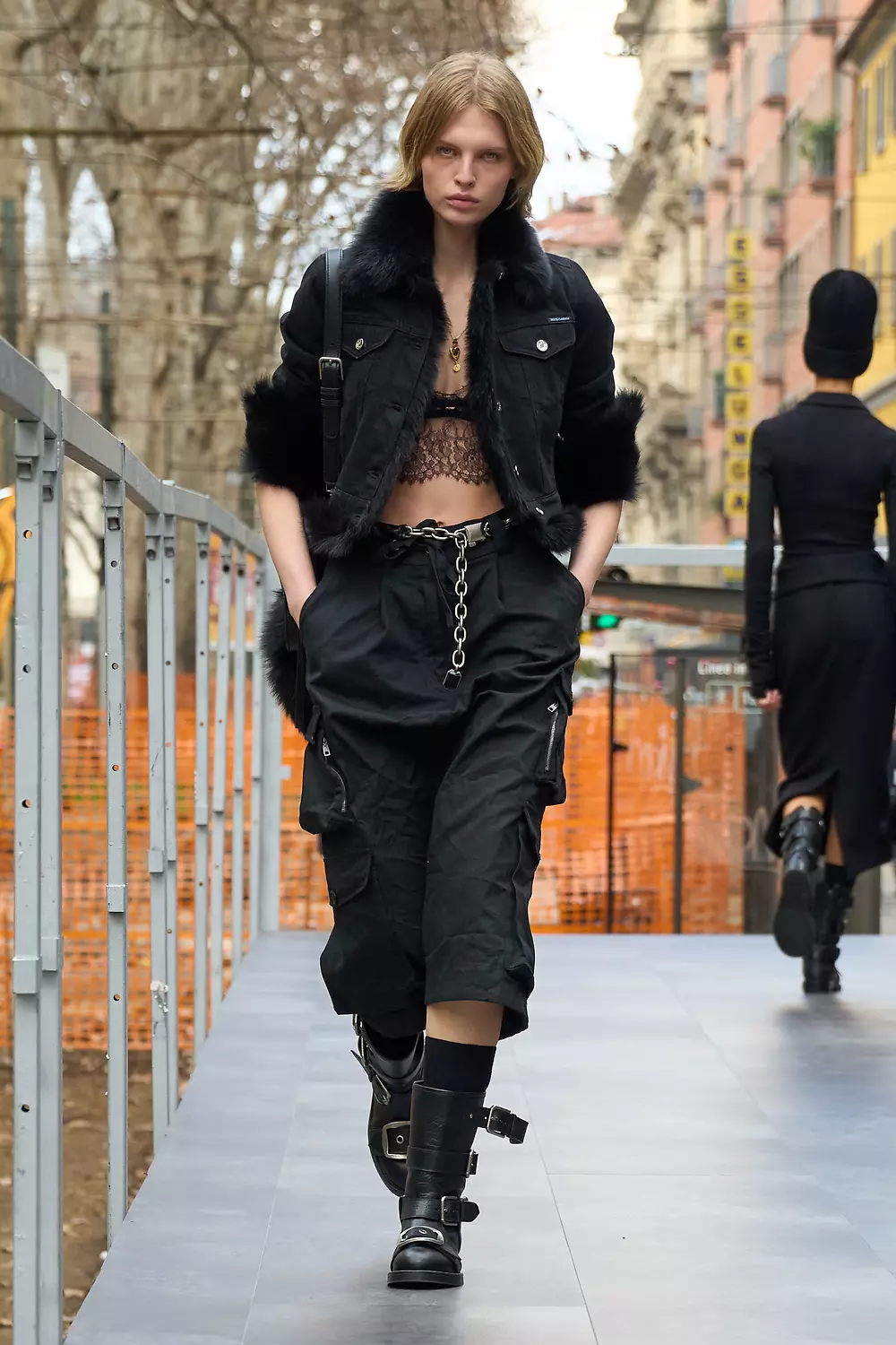 Dolce Gabbana Fall 2025 2026 Womens Runway Magazine (39)