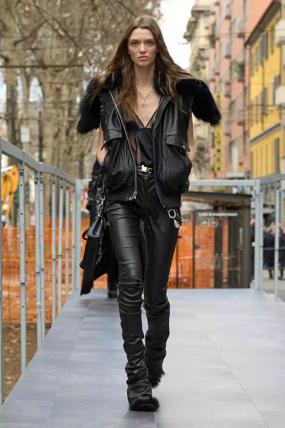 Dolce Gabbana Fall 2025 2026 Womens Runway Magazine (52)