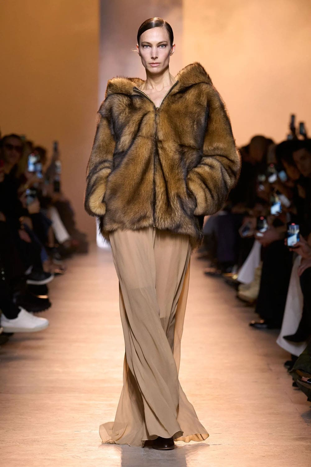 Elie Saab Fall Winter 2025 26 Ready to Wear Runway Magazine (1)