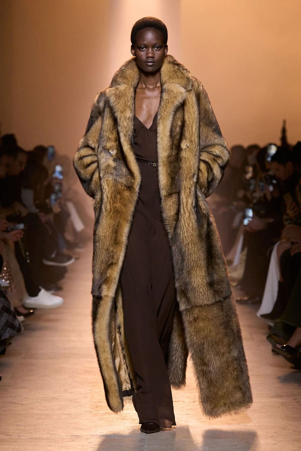Elie Saab Fall Winter 2025 26 Ready to Wear Runway Magazine (12)