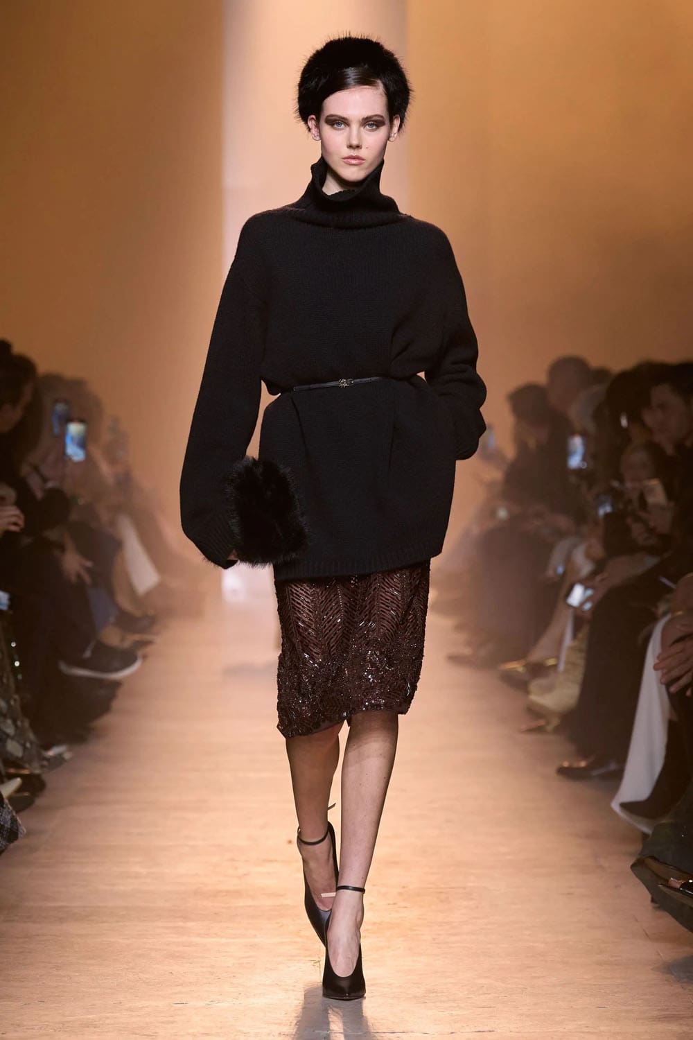 Elie Saab Fall Winter 2025 26 Ready to Wear Runway Magazine (22)