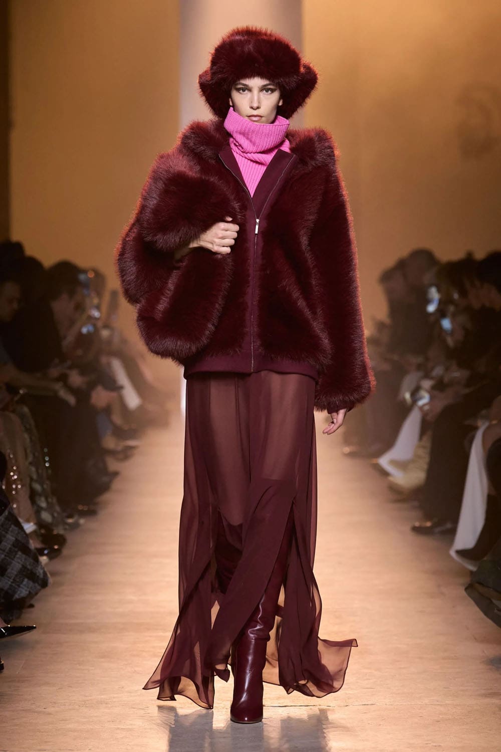 Elie Saab Fall Winter 2025 26 Ready to Wear Runway Magazine (27)