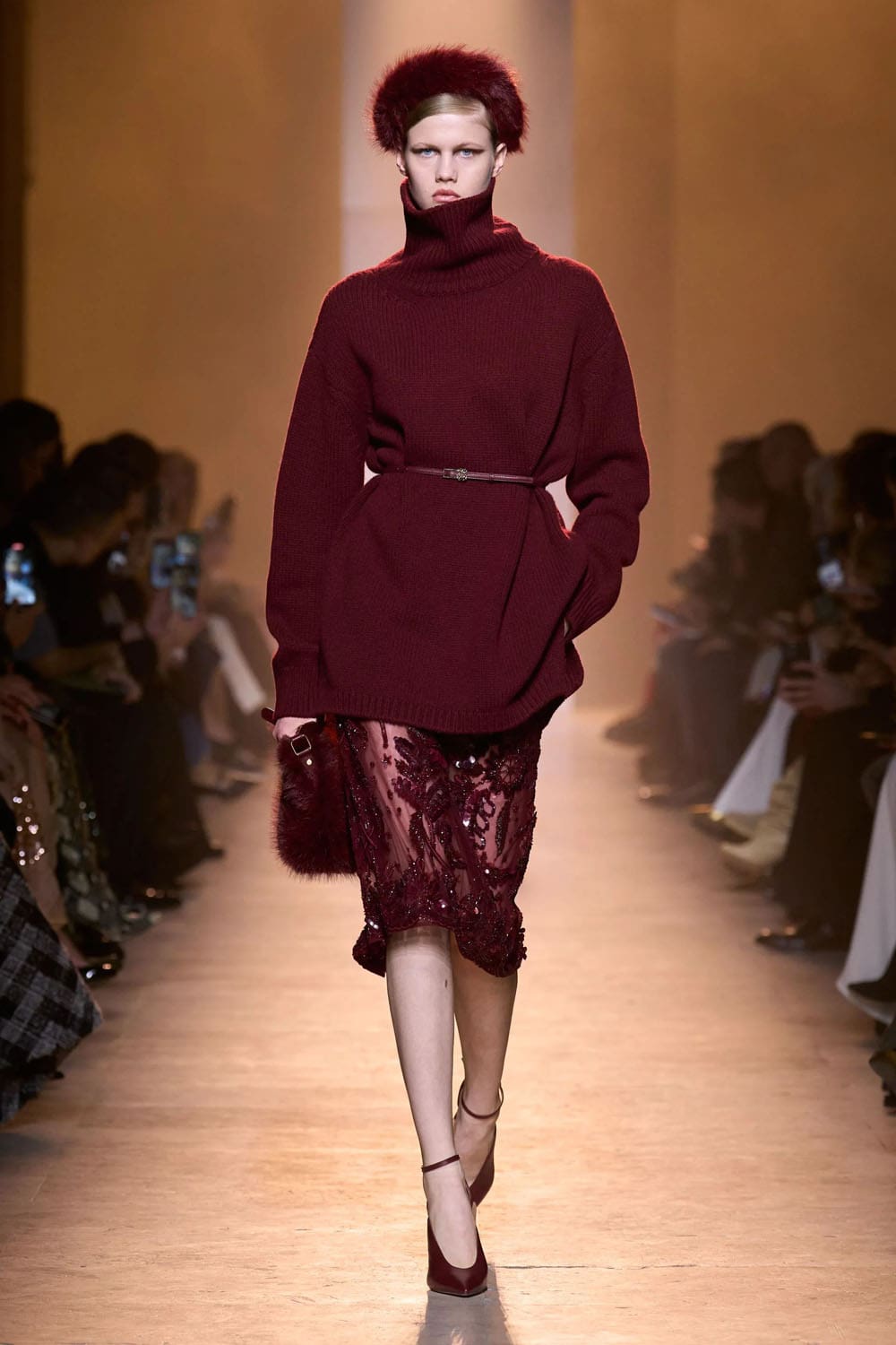 Elie Saab Fall Winter 2025 26 Ready to Wear Runway Magazine (30)