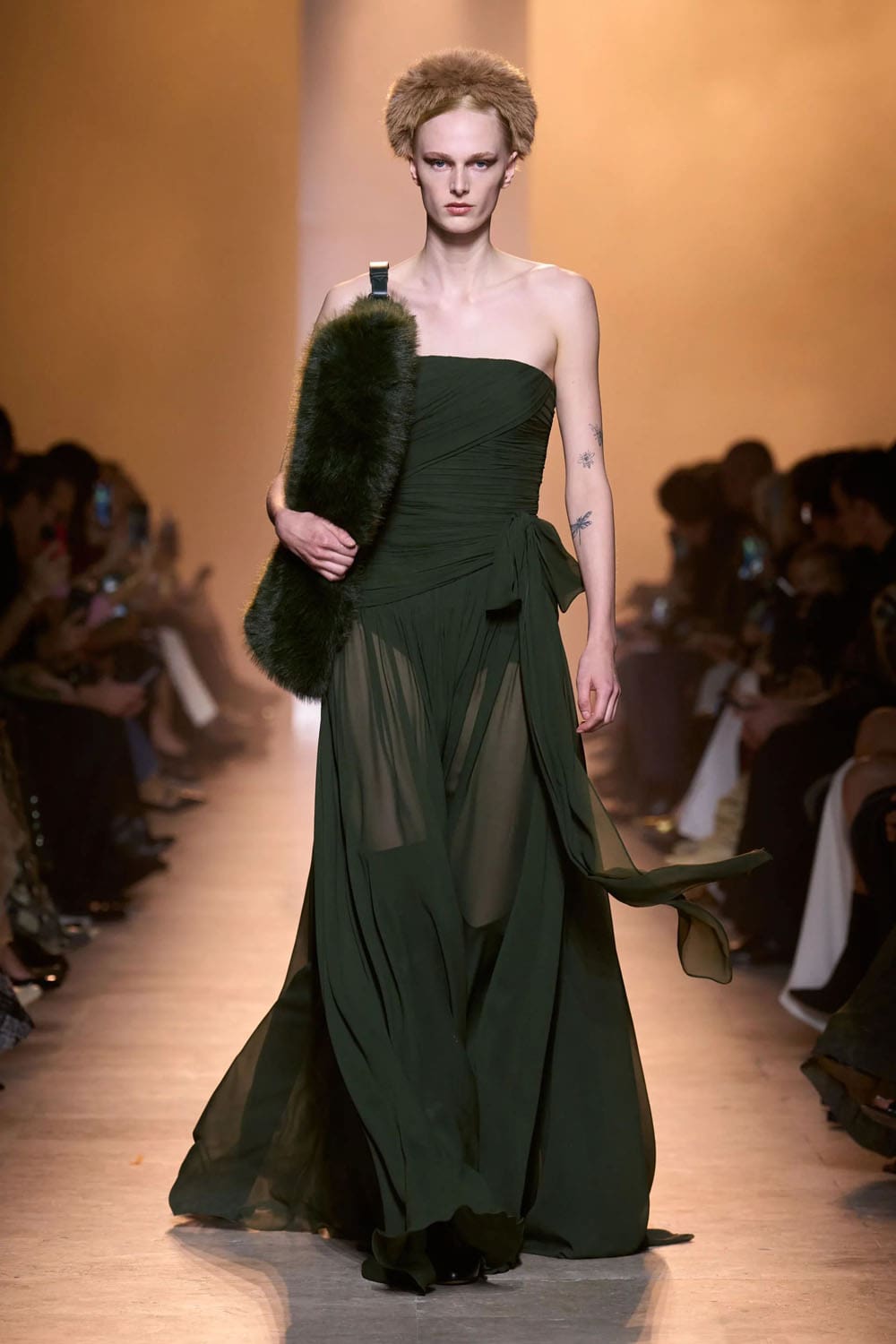 Elie Saab Fall Winter 2025 26 Ready to Wear Runway Magazine (36)