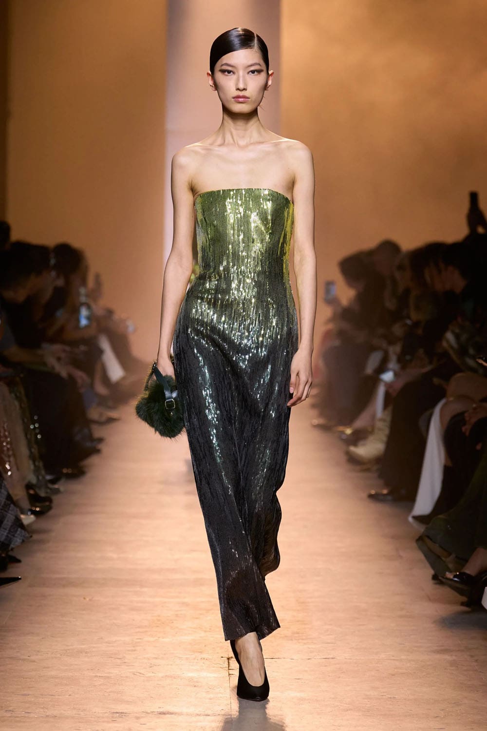 Elie Saab Fall Winter 2025 26 Ready to Wear Runway Magazine (39)
