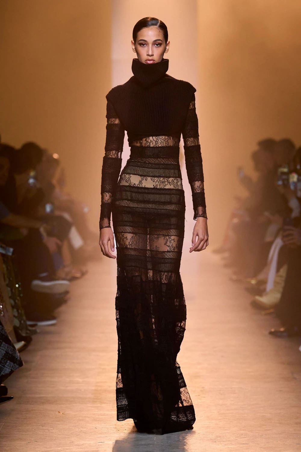 Elie Saab Fall Winter 2025 26 Ready to Wear Runway Magazine (45)