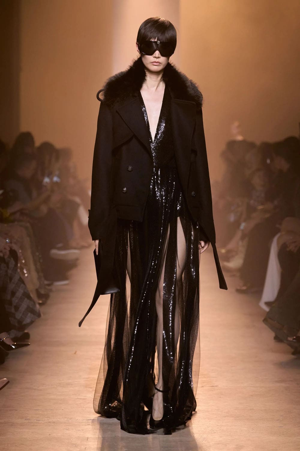Elie Saab Fall Winter 2025 26 Ready to Wear Runway Magazine (49)