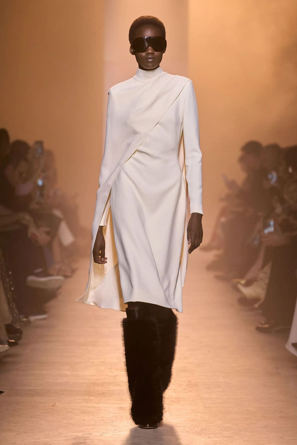 Elie Saab Fall Winter 2025 26 Ready to Wear Runway Magazine (53)
