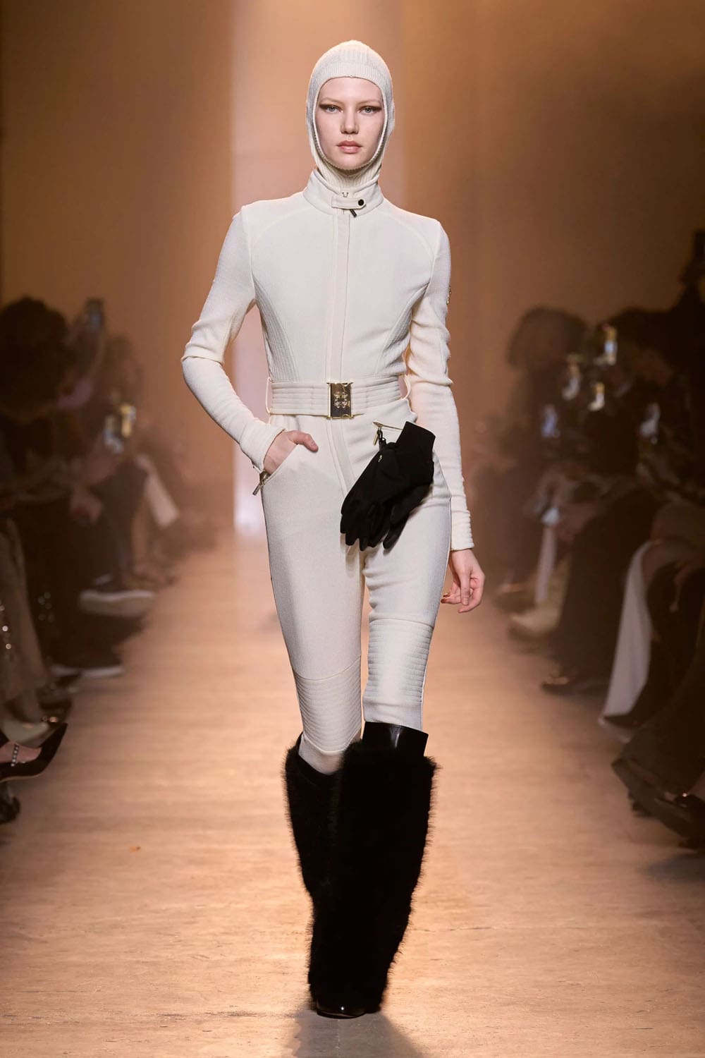 Elie Saab Fall Winter 2025 26 Ready to Wear Runway Magazine (57)
