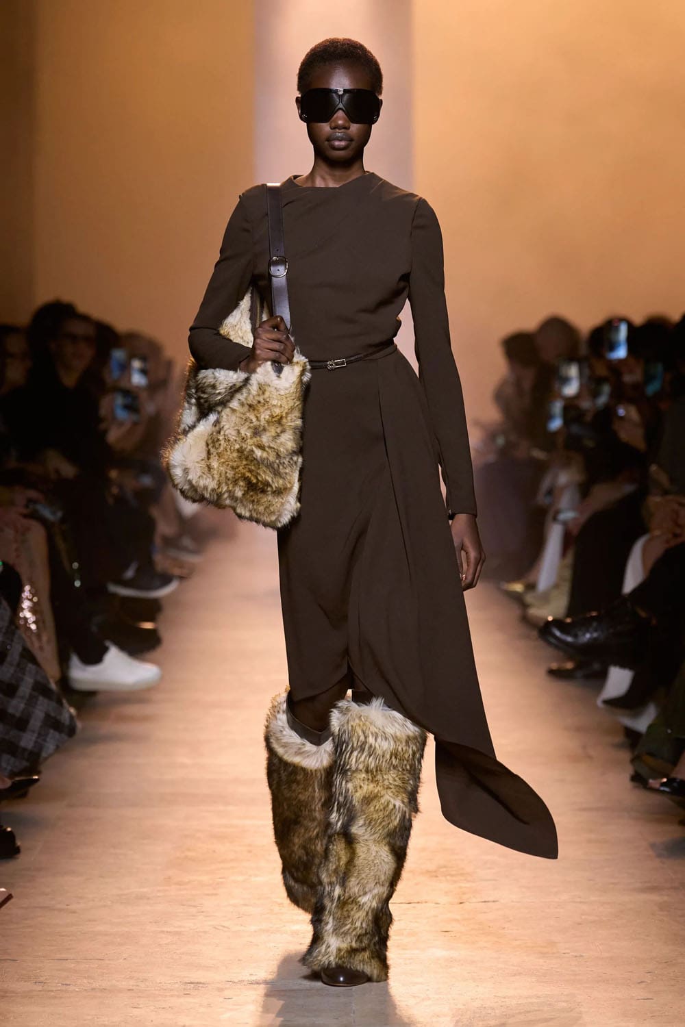 Elie Saab Fall Winter 2025 26 Ready to Wear Runway Magazine (6)