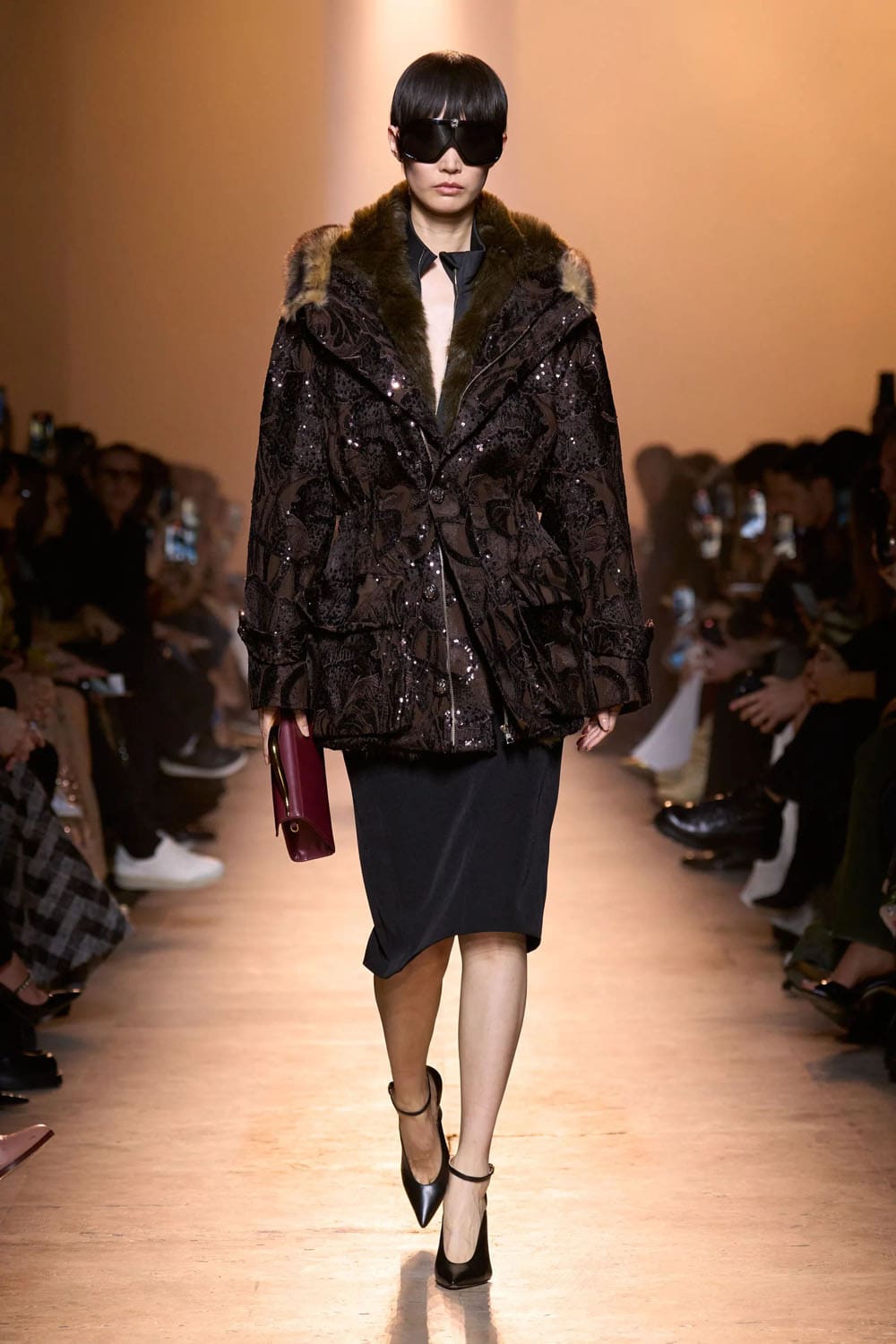 Elie Saab Fall Winter 2025 26 Ready to Wear Runway Magazine (9)