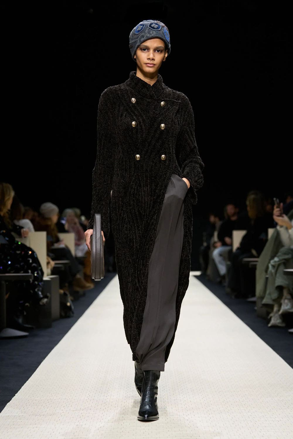 Giorgio Armani Outono Inverno 2025 2026 Feminino Runway Revista (26)