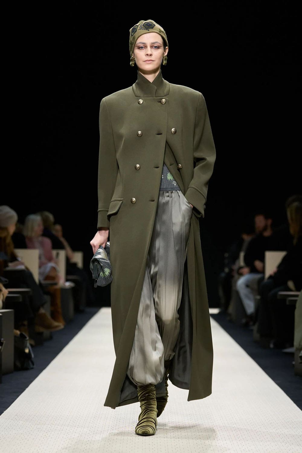 Giorgio Armani Outono Inverno 2025 2026 Feminino Runway Revista (33)