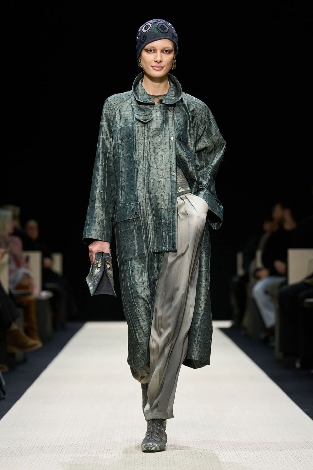 Giorgio Armani Outono Inverno 2025 2026 Feminino Runway Revista (38)