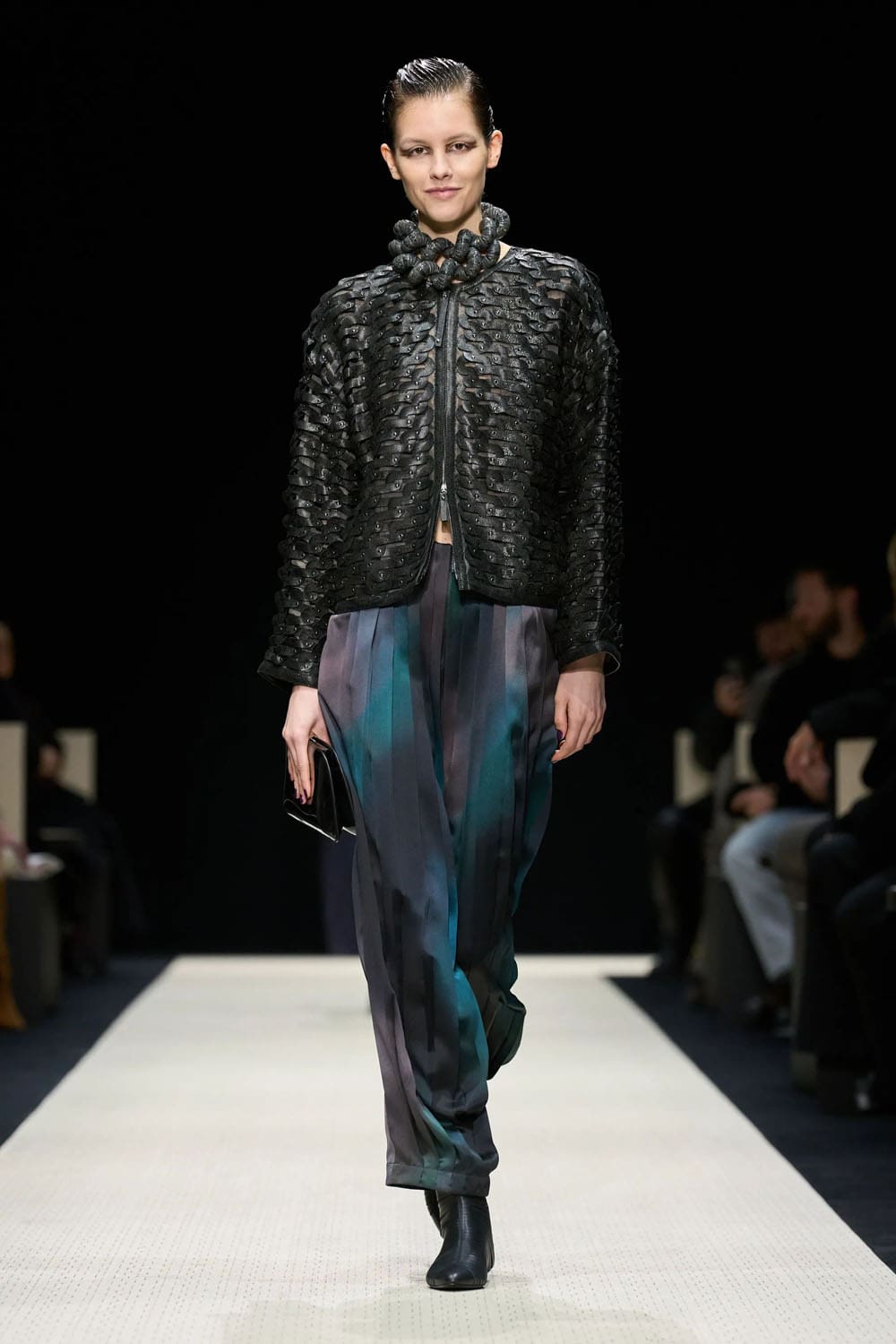 Giorgio Armani Outono Inverno 2025 2026 Feminino Runway Revista (42)