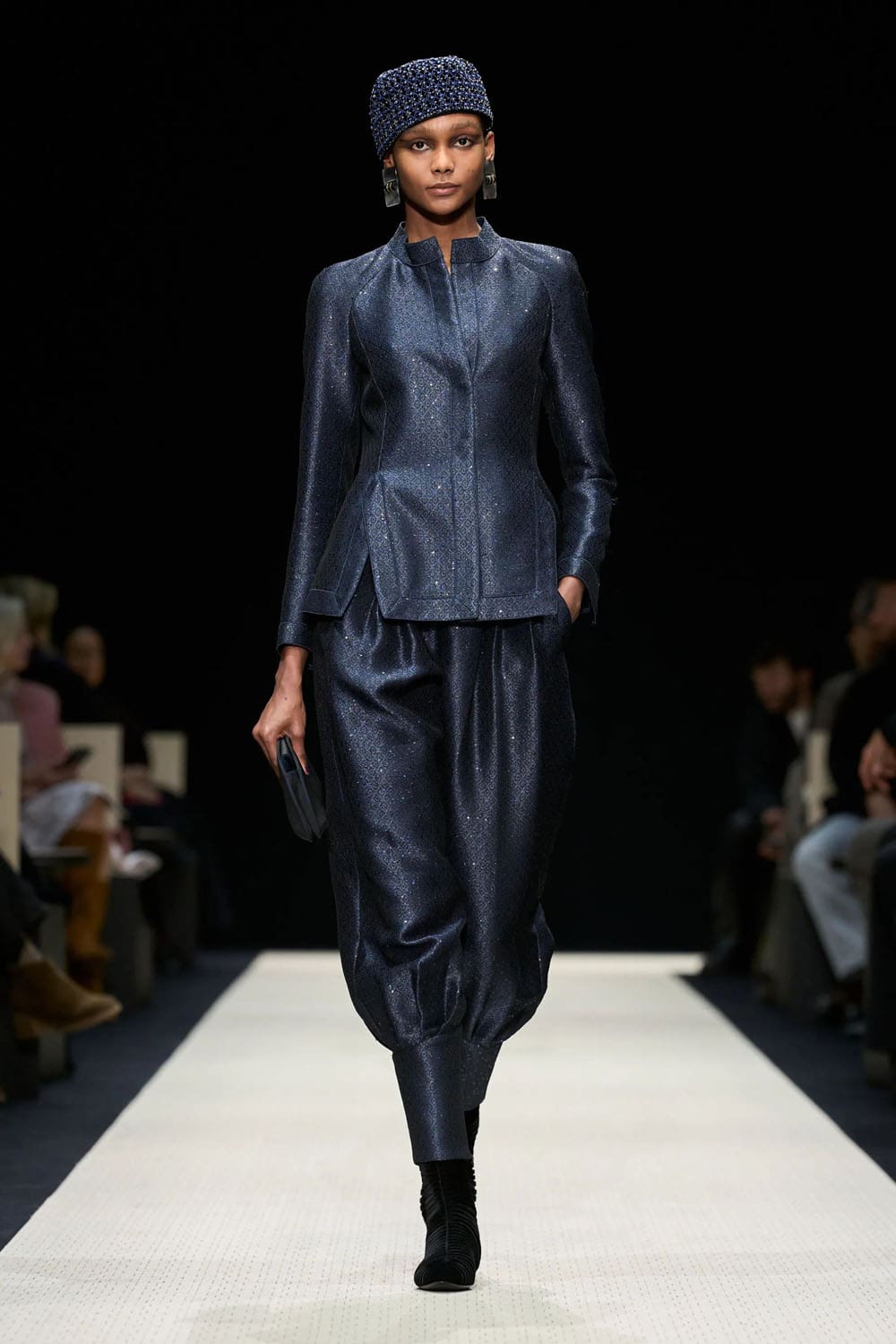 Giorgio Armani Outono Inverno 2025 2026 Feminino Runway Revista (57)
