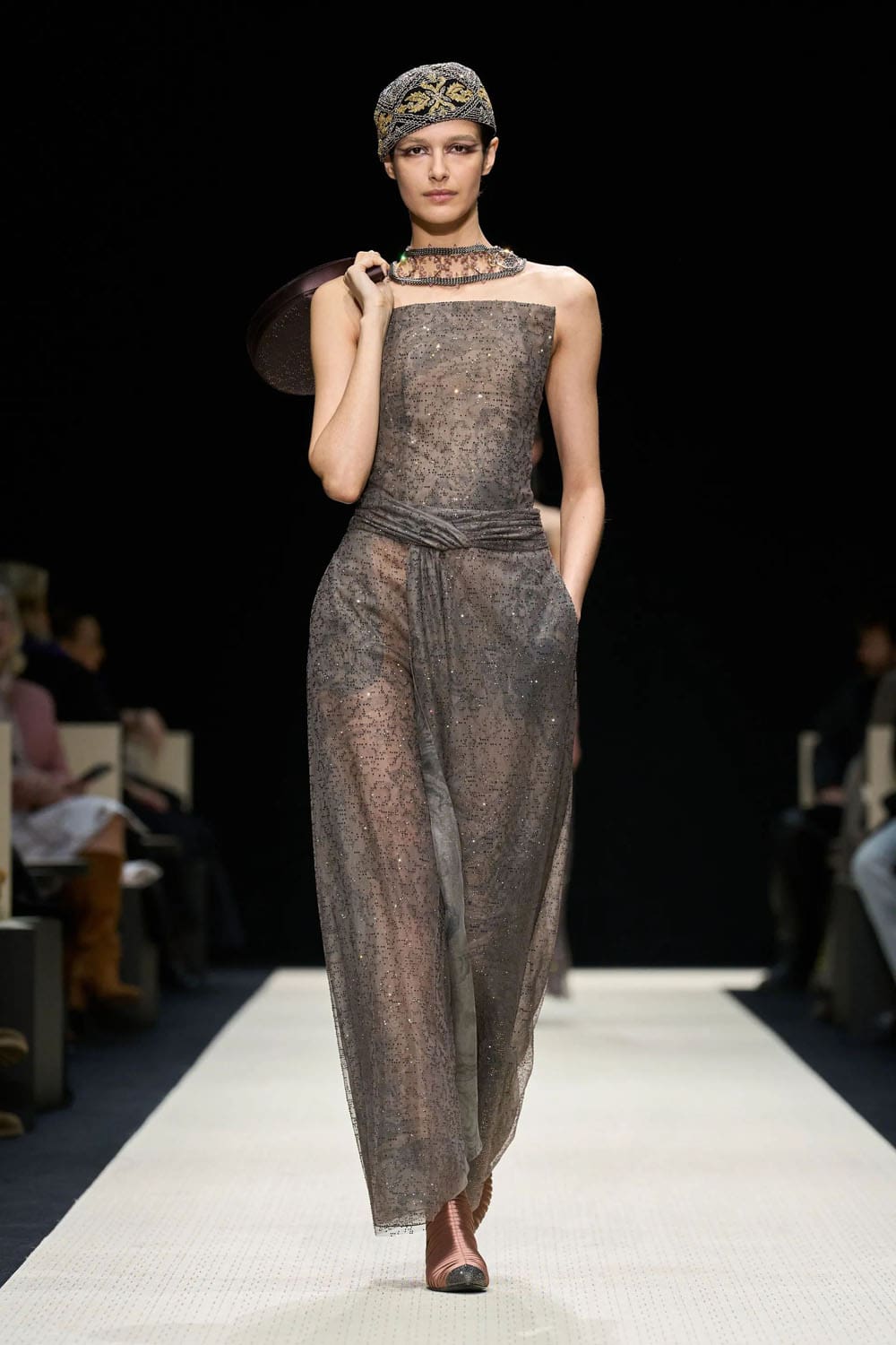 Giorgio Armani Outono Inverno 2025 2026 Feminino Runway Revista (62)
