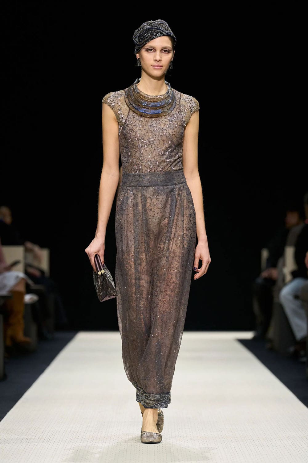 Giorgio Armani Outono Inverno 2025 2026 Feminino Runway Revista (64)