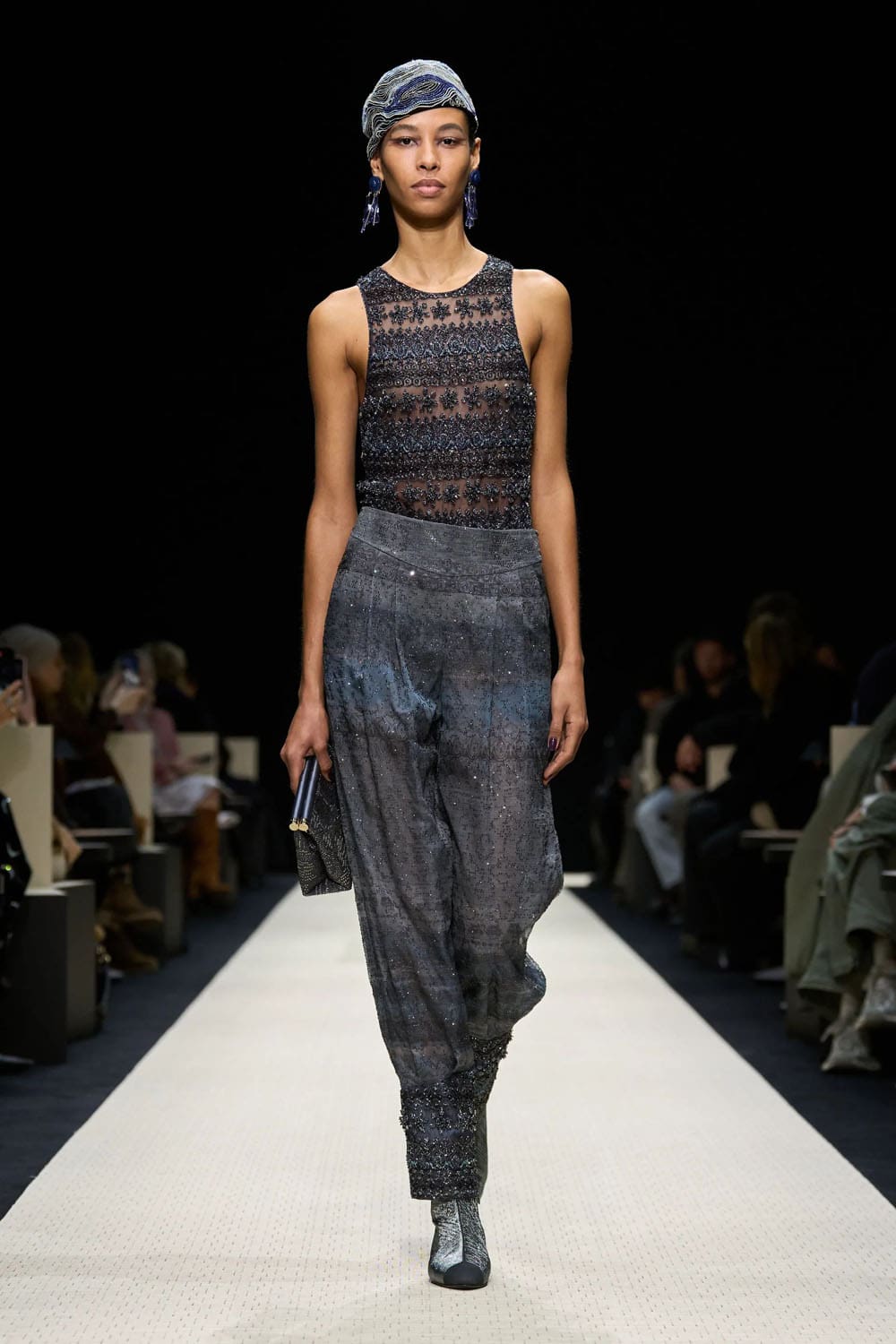 Giorgio Armani Outono Inverno 2025 2026 Feminino Runway Revista (69)
