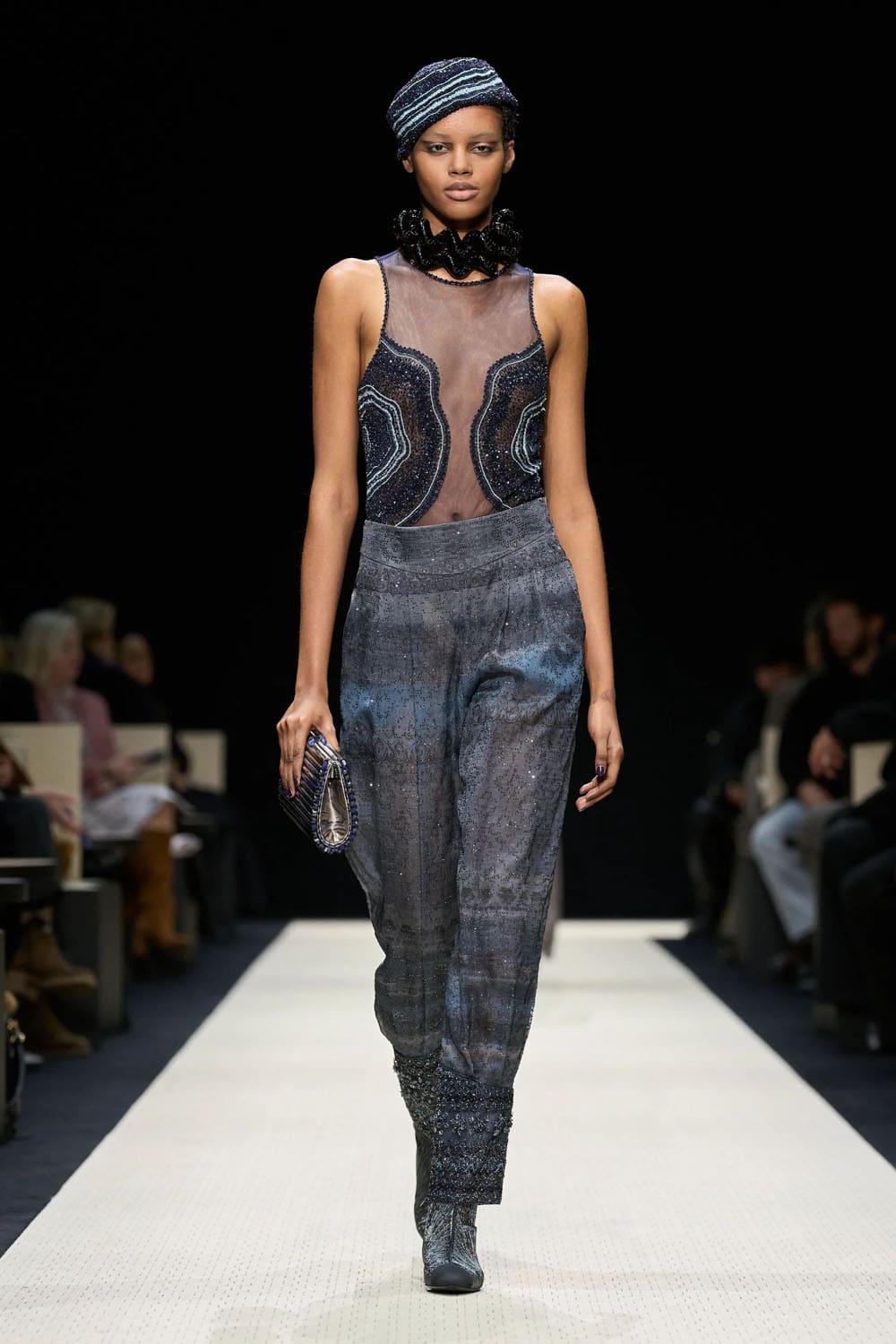 Giorgio Armani Outono Inverno 2025 2026 Feminino Runway Revista (70)