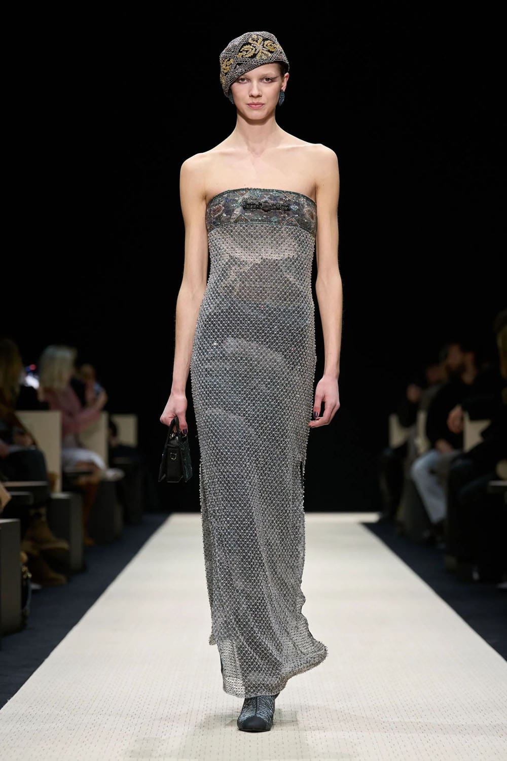Giorgio Armani Outono Inverno 2025 2026 Feminino Runway Revista (73)