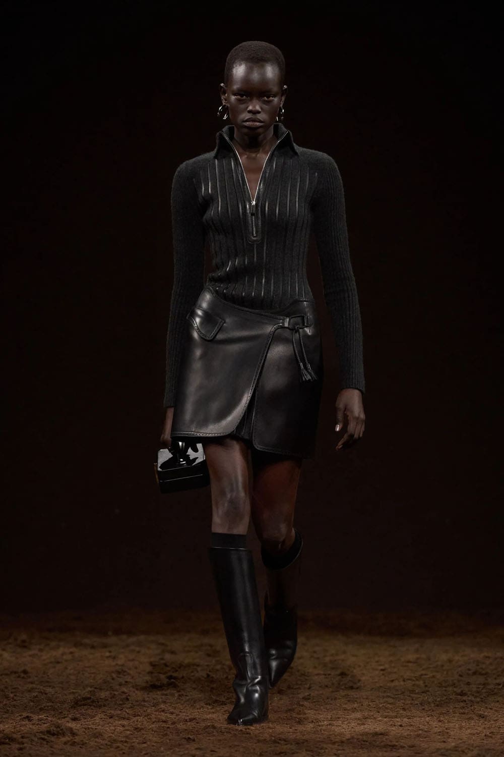 Hermès Automne Hiver 2025 2026 Runway Magazine (1)