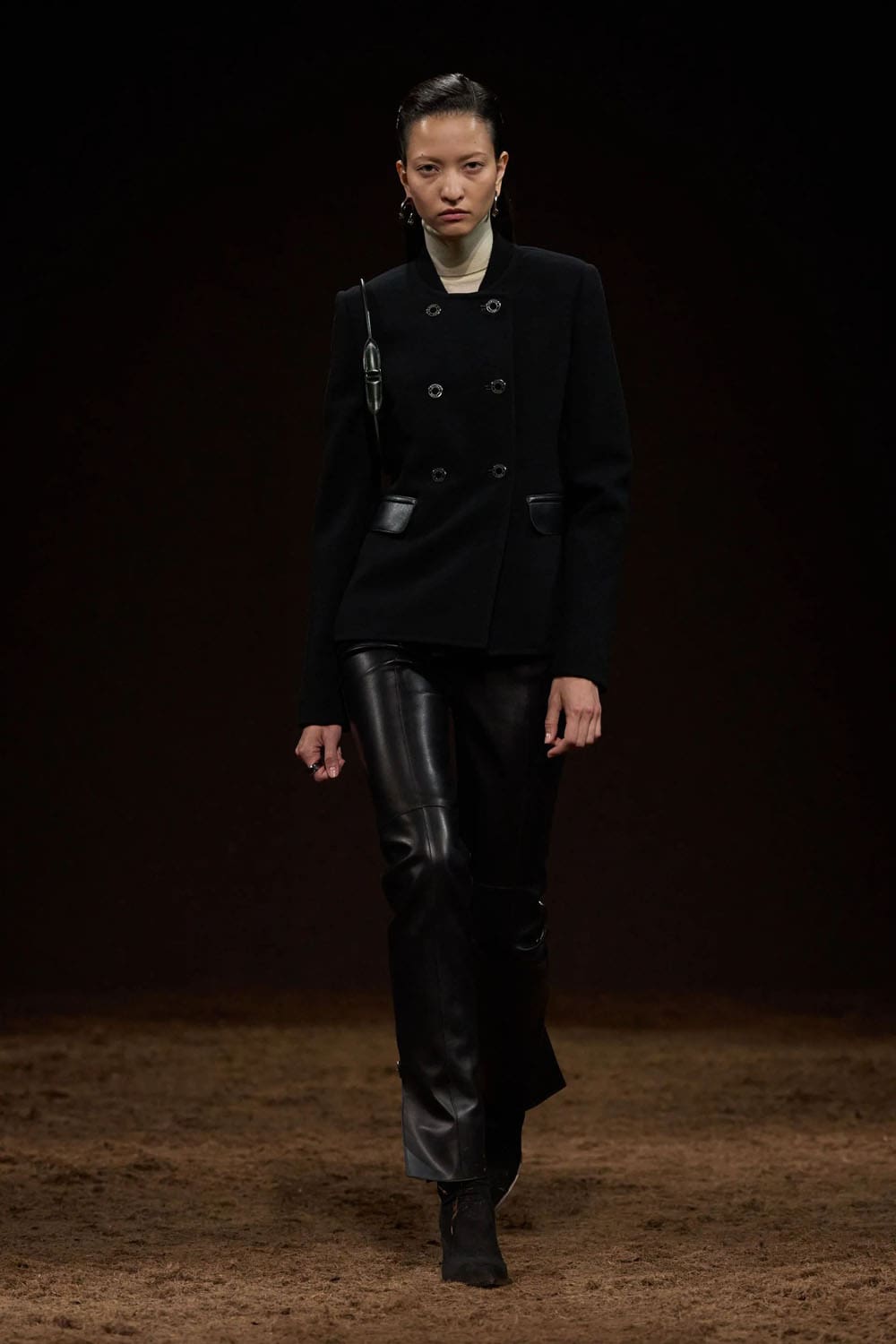 Hermès Automne Hiver 2025 2026 Runway Magazine (19)