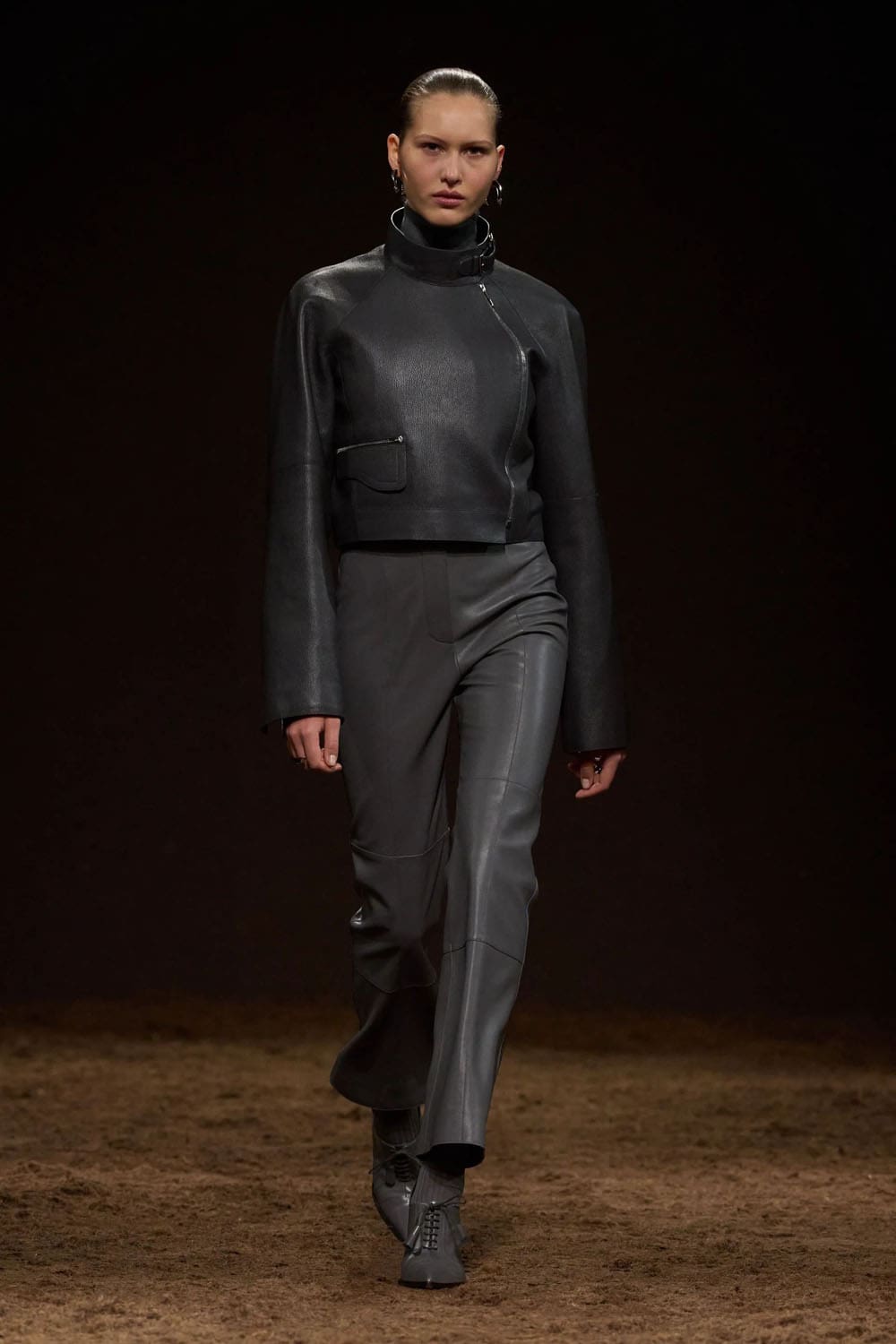 Hermès Automne Hiver 2025 2026 Runway Magazine (27)