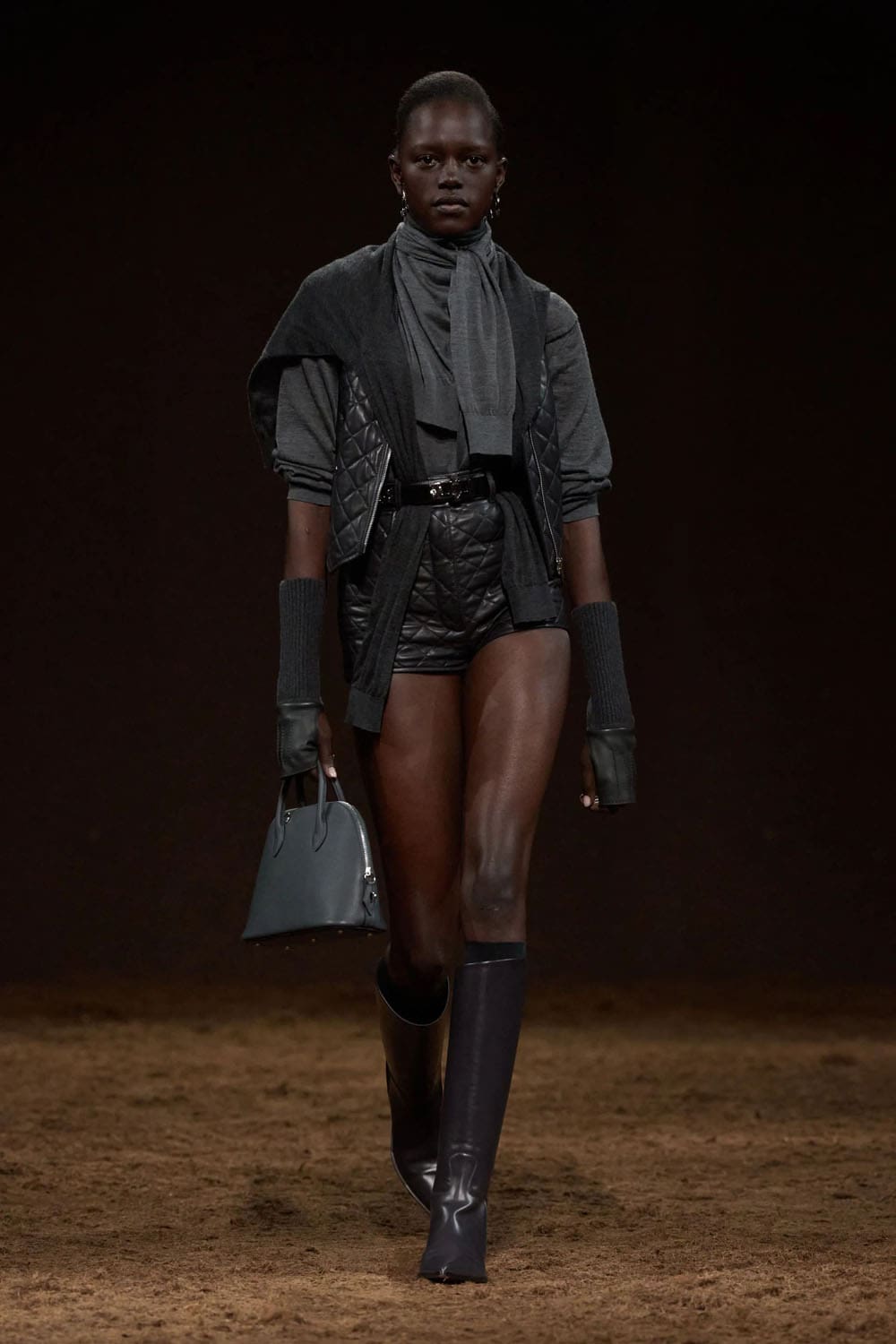 Hermès Automne Hiver 2025 2026 Runway Magazine (32)