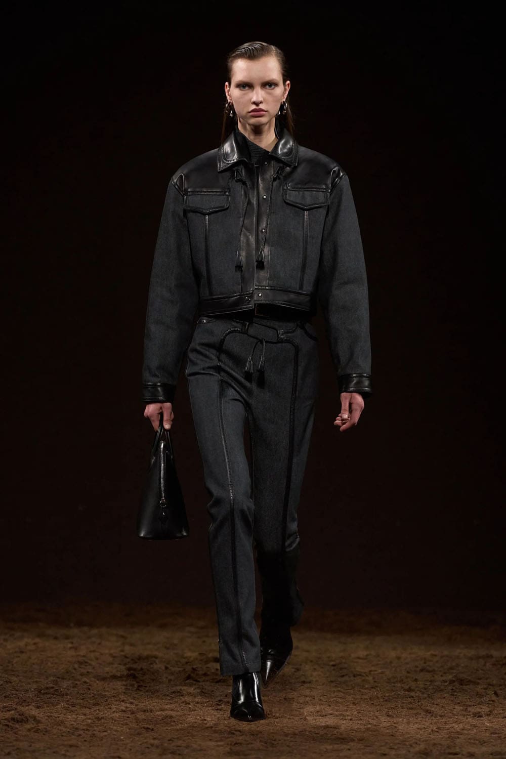 Hermès Automne Hiver 2025 2026 Runway Magazine (4)