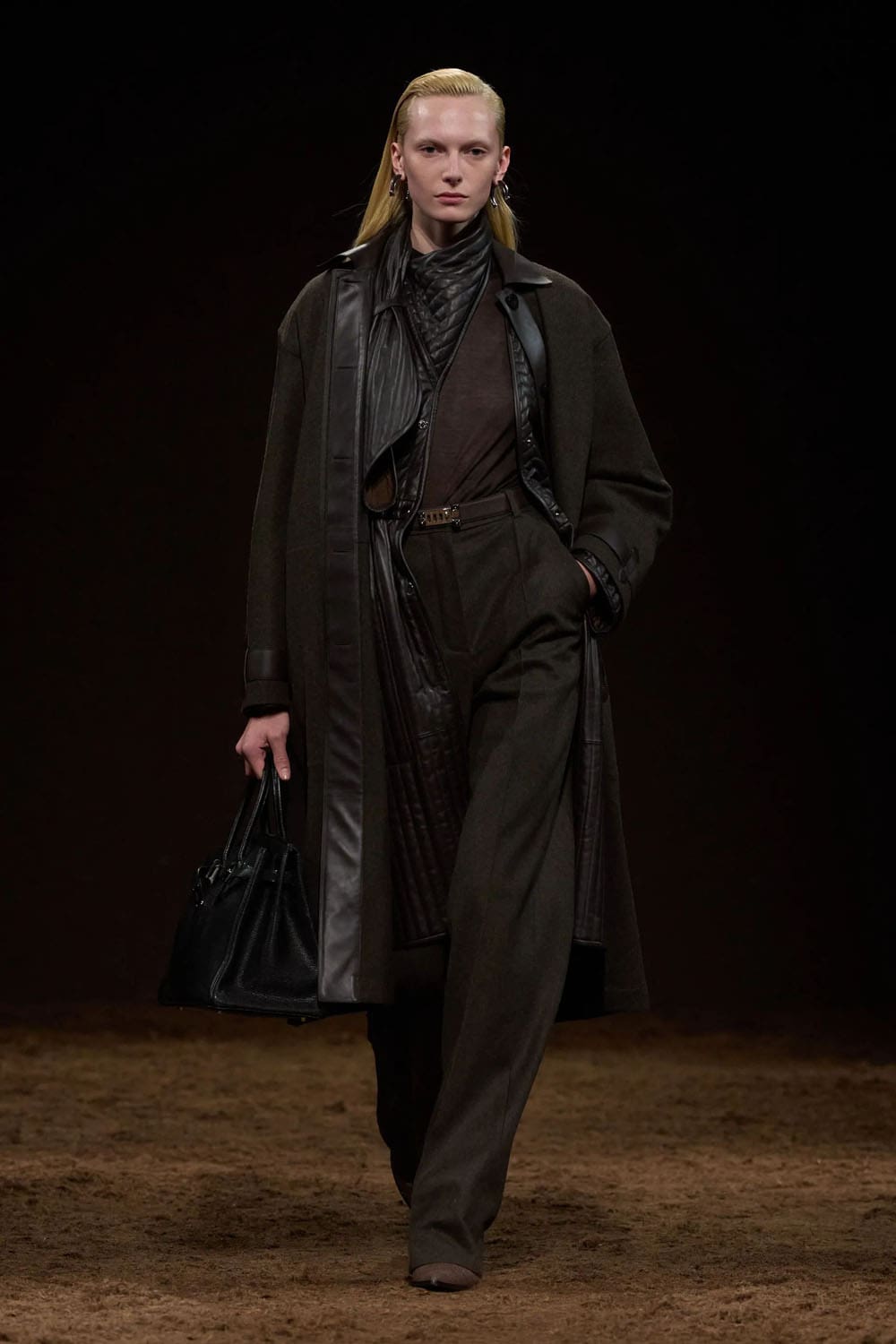 Hermès Automne Hiver 2025 2026 Runway Magazine (43)