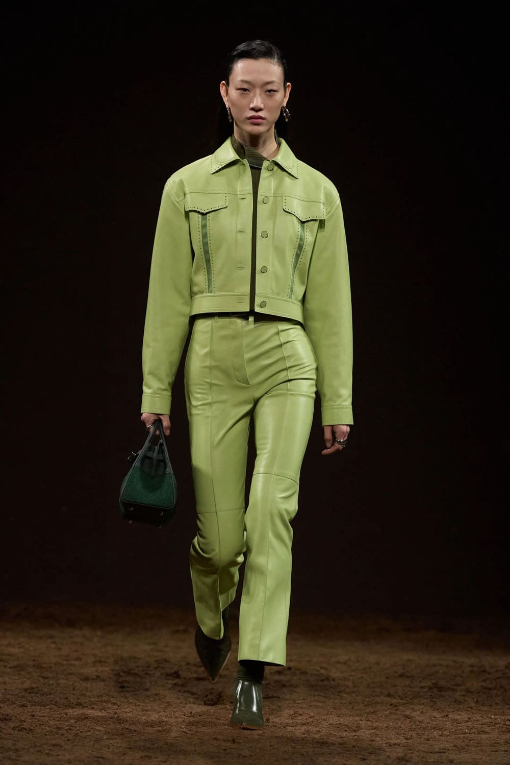 Hermès Automne Hiver 2025 2026 Runway Magazine (47)