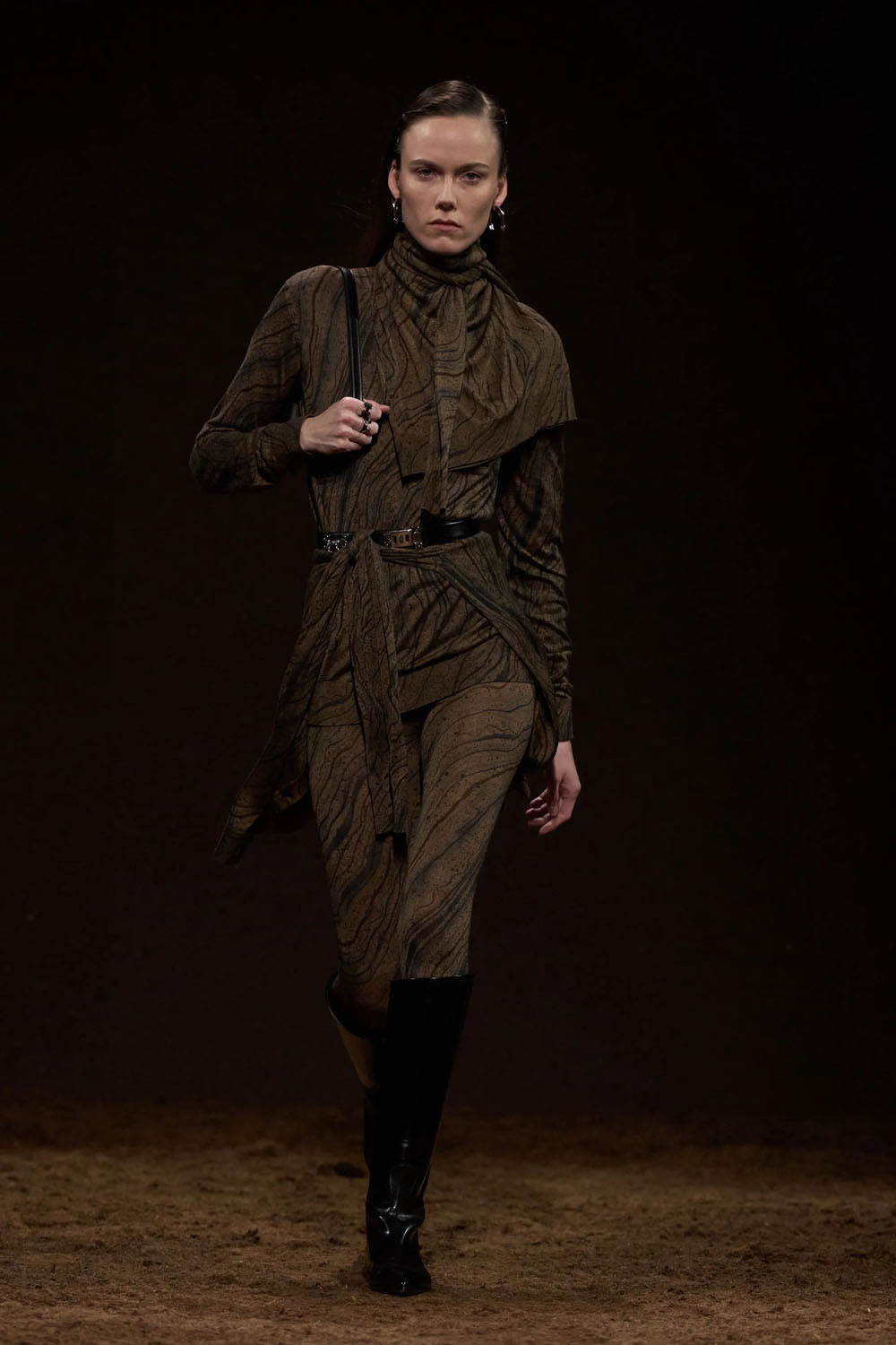 Hermès Automne Hiver 2025 2026 Runway Magazine (53)