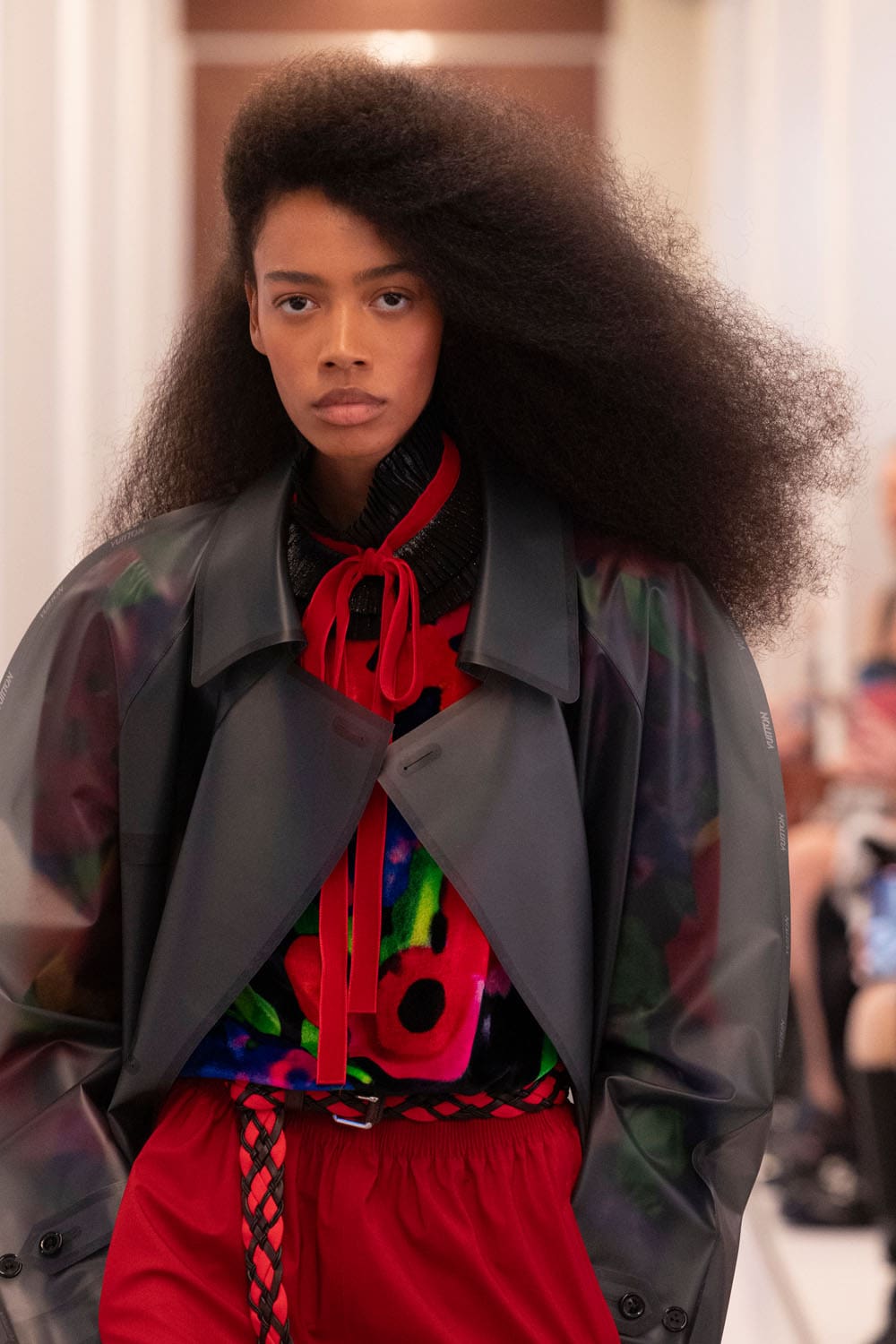 Louis Vuitton Осень-Зима 2025 2026 Крупный План Runway Журнал (15)