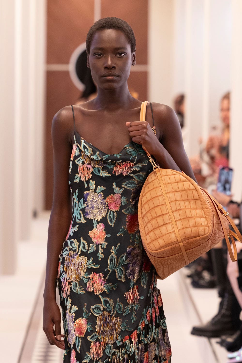 Louis Vuitton Осень-Зима 2025 2026 Крупный План Runway Журнал (30)