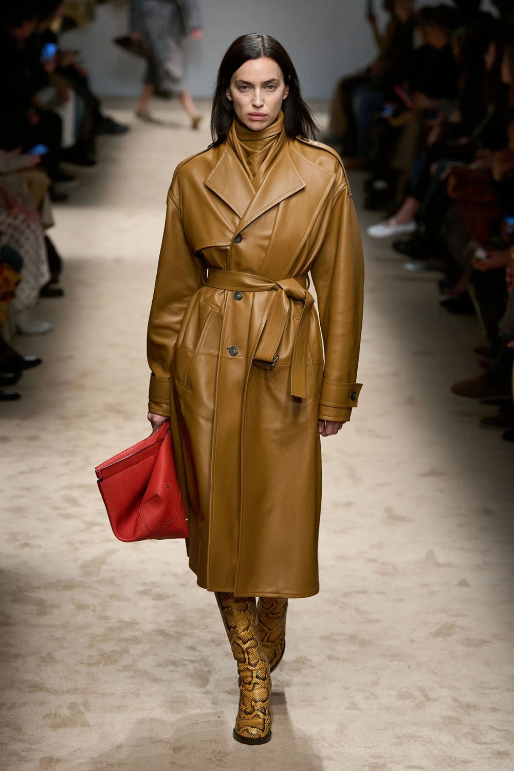 トッズ 2025 2026 秋冬 Runway 雑誌(11)